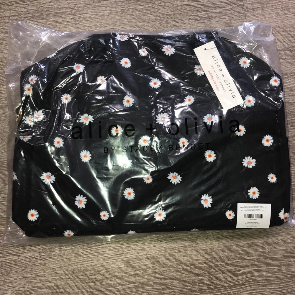 🌻🆕🌻Alice + Olivia Daisy Print Duffel Bag - Picture 5 of 9